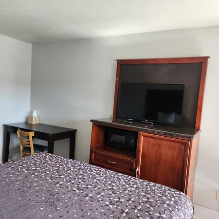 קרסנט סיטי Pacific Inn מראה חיצוני תמונה